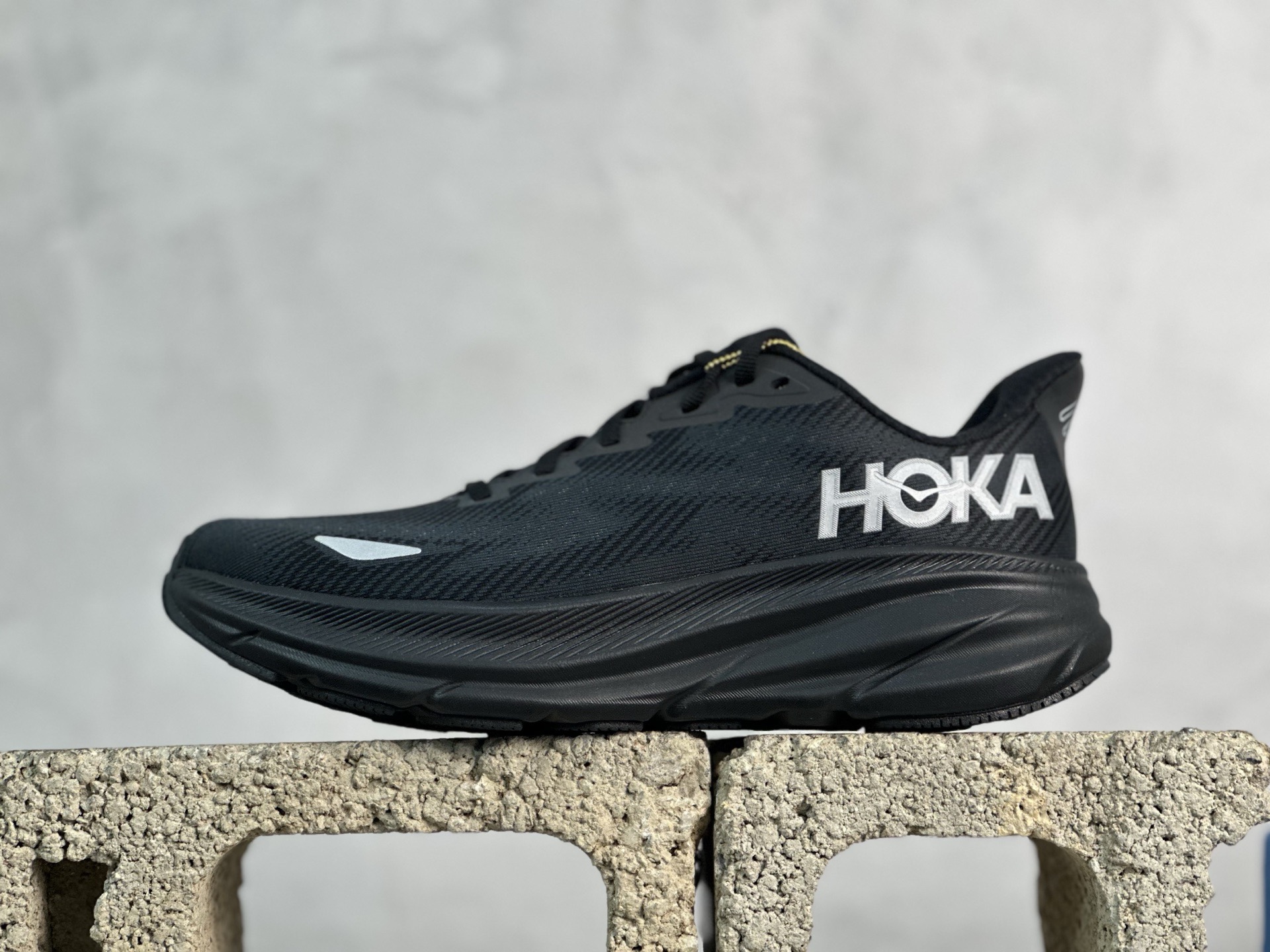 HOKA ONE ONE CLIFTON 9