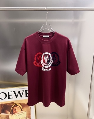 MONCLER 蒙口 红蓝交错字母刺绣