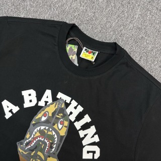 A BATHING APE FW25 BAPE鲨鱼鲨星人字母图案印花