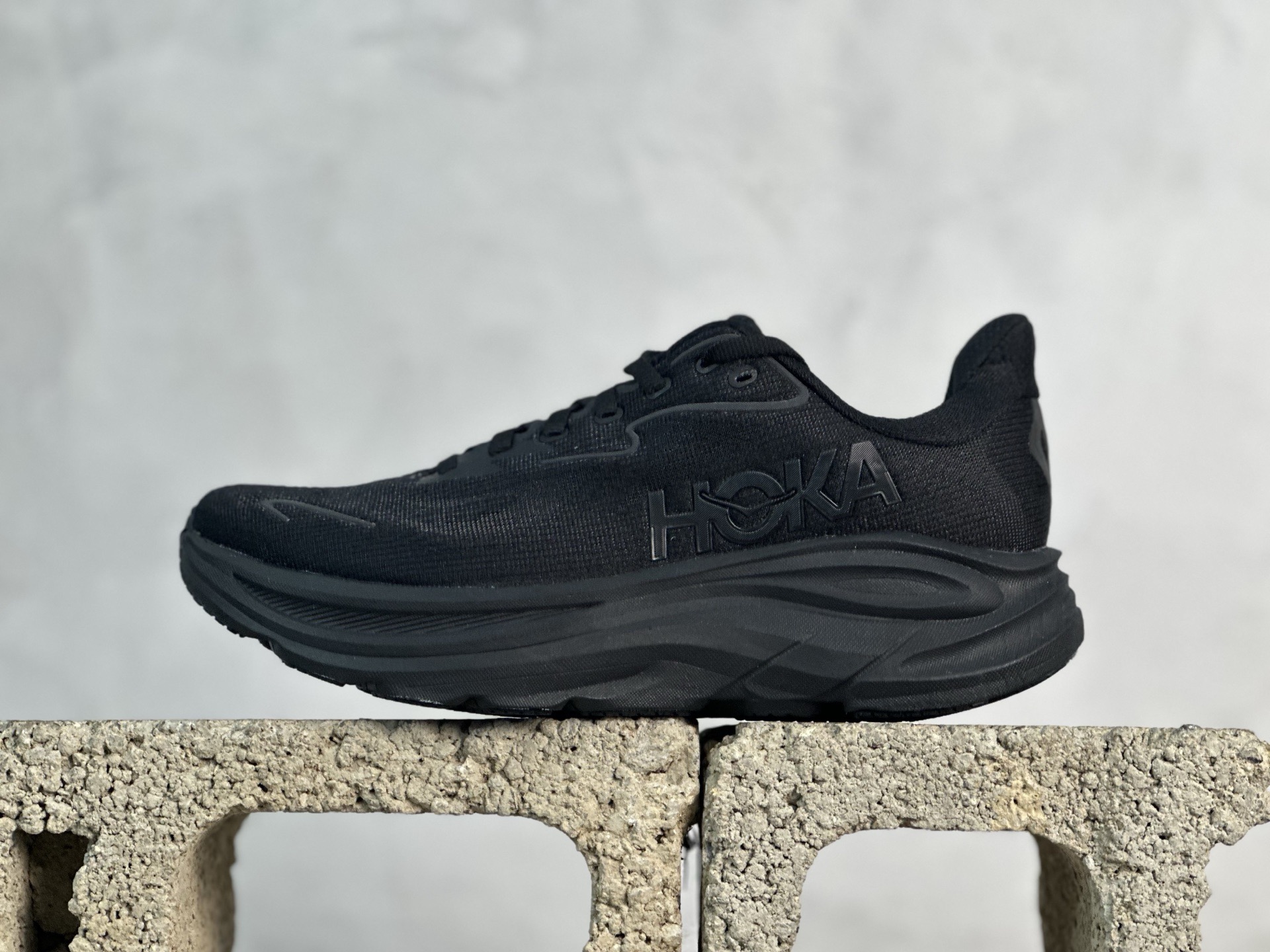 HOKA ONE ONE CLIFTON 10