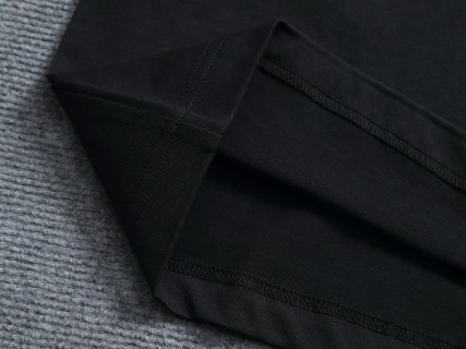 MONCLER  蒙口 红蓝交错字母刺绣