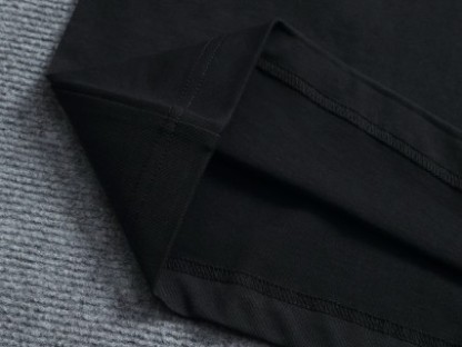 MONCLER  蒙口 红蓝交错字母刺绣