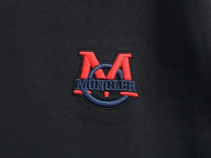 MONCLER  蒙口 红蓝交错字母刺绣