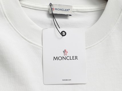 MONCLER  蒙口 红蓝交错字母刺绣