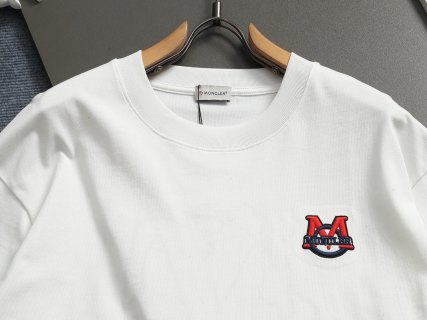 MONCLER  蒙口 红蓝交错字母刺绣