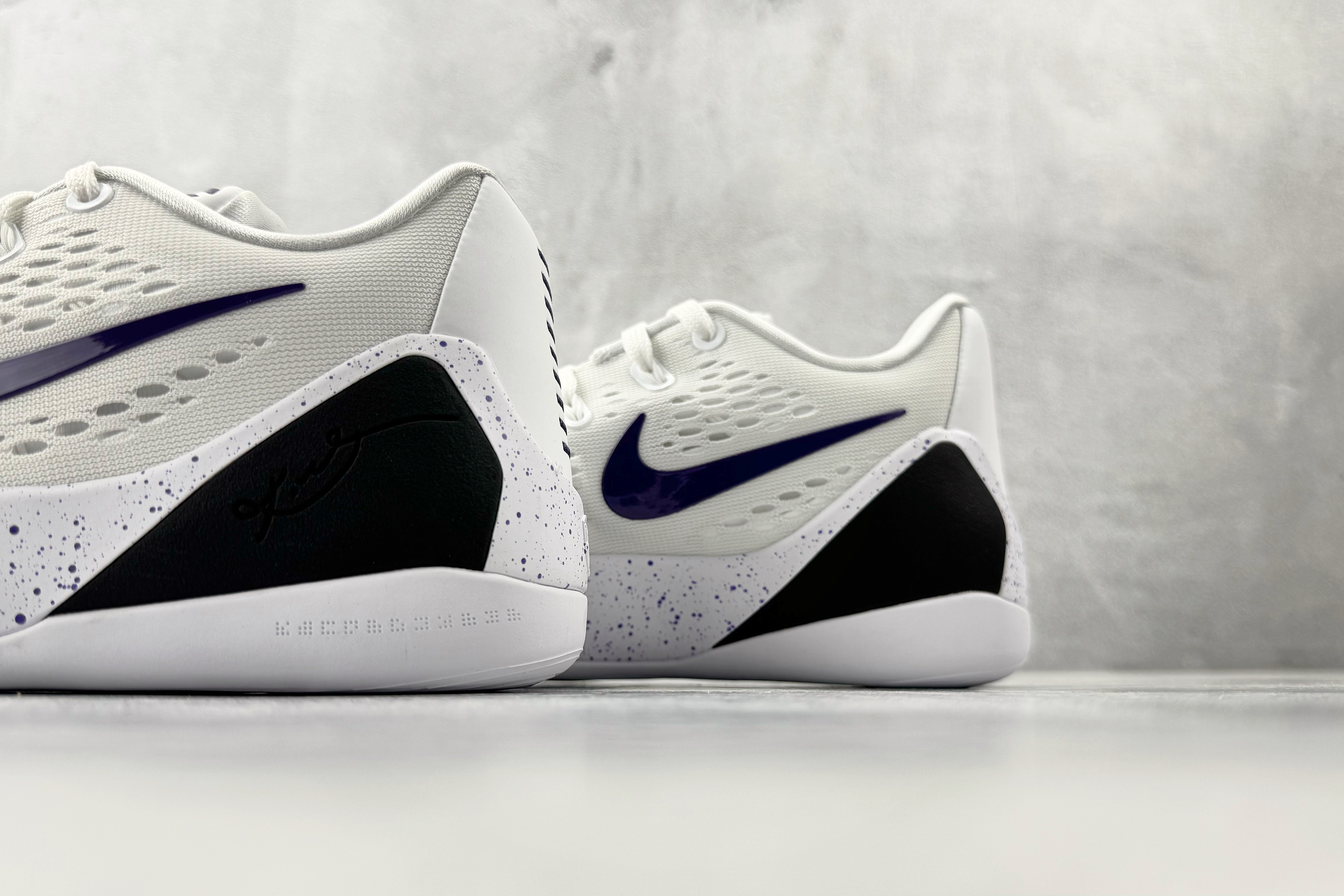 kobe 9 系列（尺寸建議偏大0.5號拿）