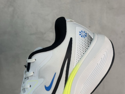 Nk Air Alphazoom