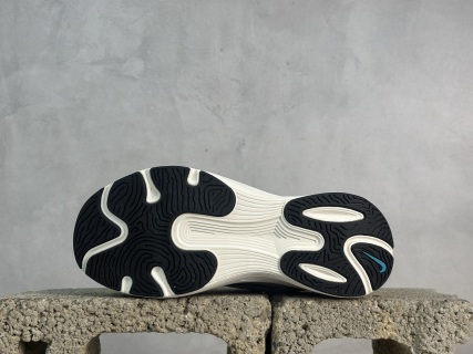 Nk Air Alphazoom