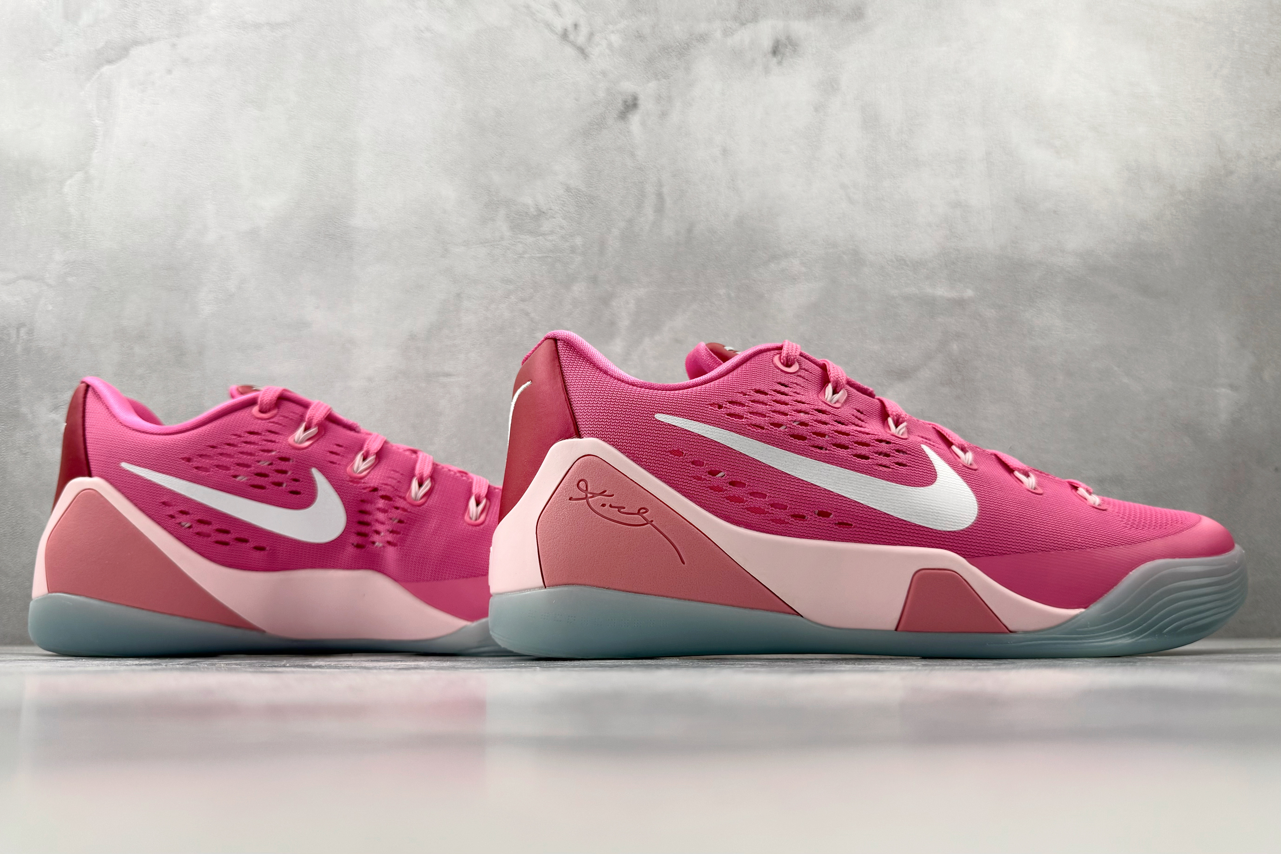 kobe 9 系列（尺寸建議偏大0.5號拿）