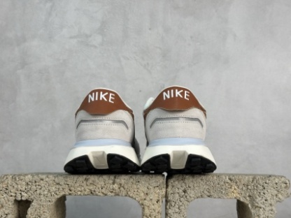 Nike Waffle Phoenix Waffl SACAI