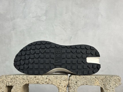 Nike Waffle Phoenix Waffl SACAI
