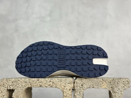 Nike Waffle Phoenix Waffl SACAI