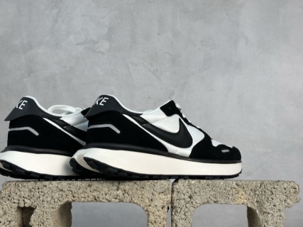 Nike Waffle Phoenix Waffl SACAI
