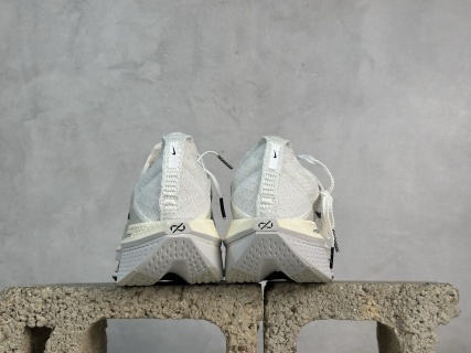 Nike Air Zoom ALPHATLY NEXT% 2