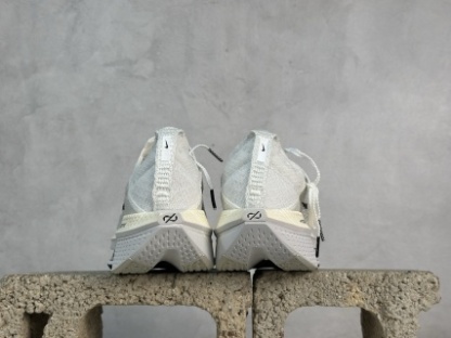 Nike Air Zoom ALPHATLY NEXT% 2