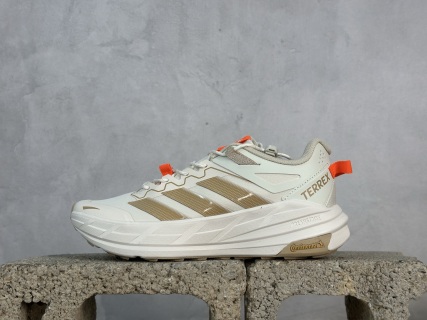 adidas TERREX FREEHIKER LT系列