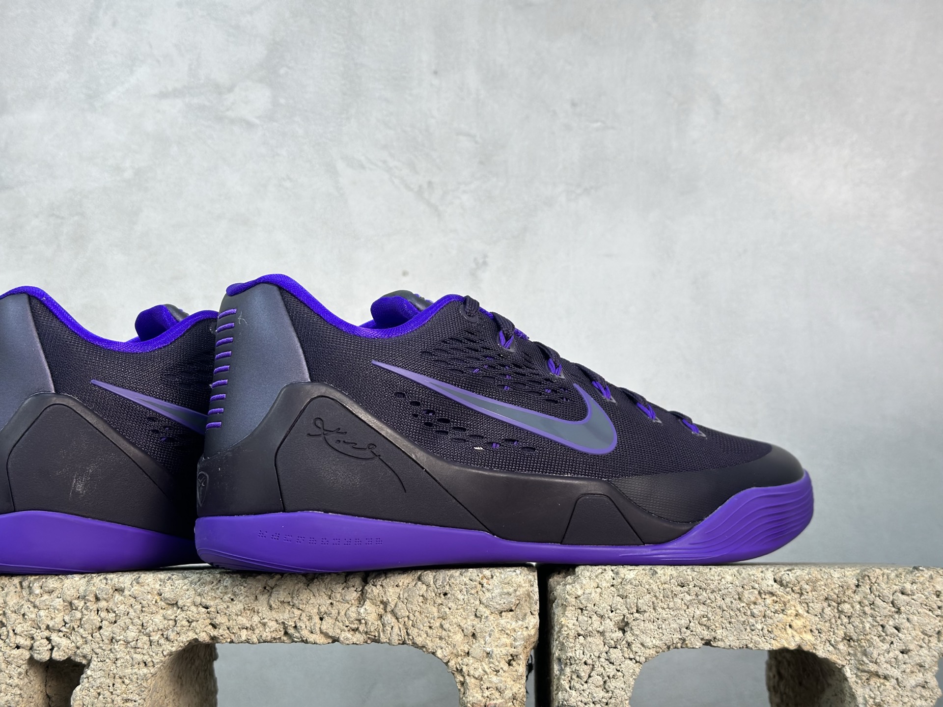 kobe 9 系列（尺寸建議偏大0.5號拿）