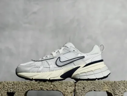 NIKE V2K Run 系列