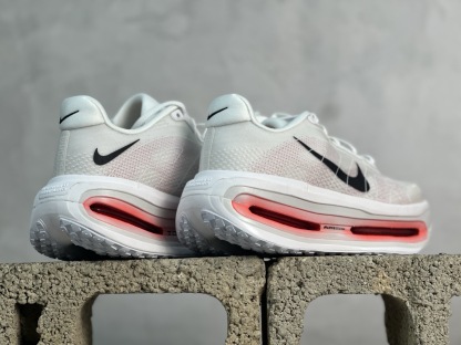 Nike Air Zoom Vomero Premium