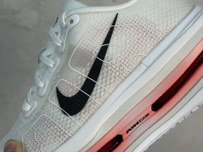 Nike Air Zoom Vomero Premium