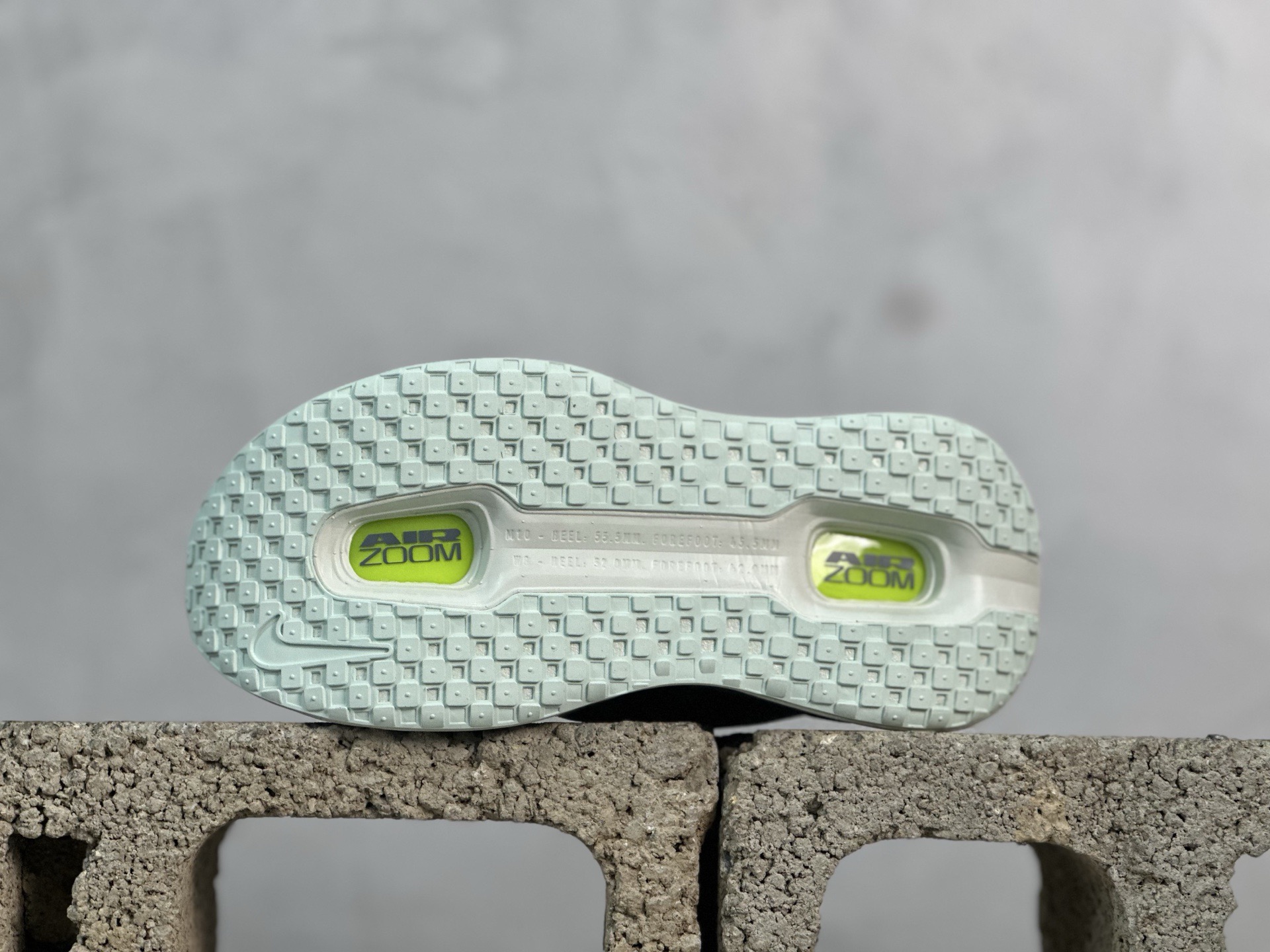 Nike Air Zoom Vomero Premium