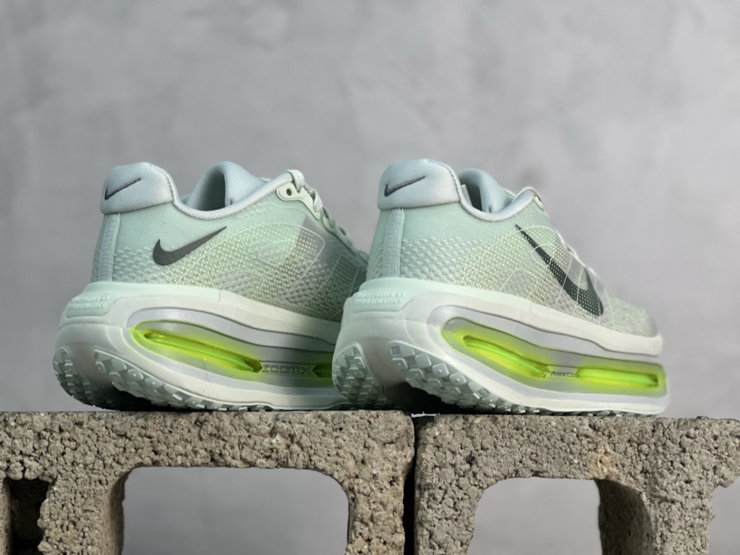 Nike Air Zoom Vomero Premium