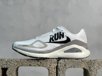 Nike Air Zoom Structure 26