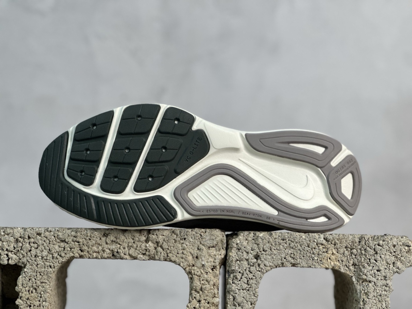 Nike Air Zoom Structure 26