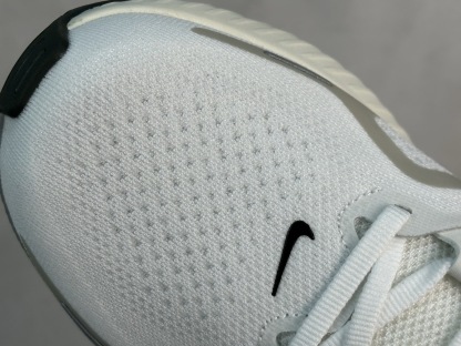 Nike Air Zoom Structure 26