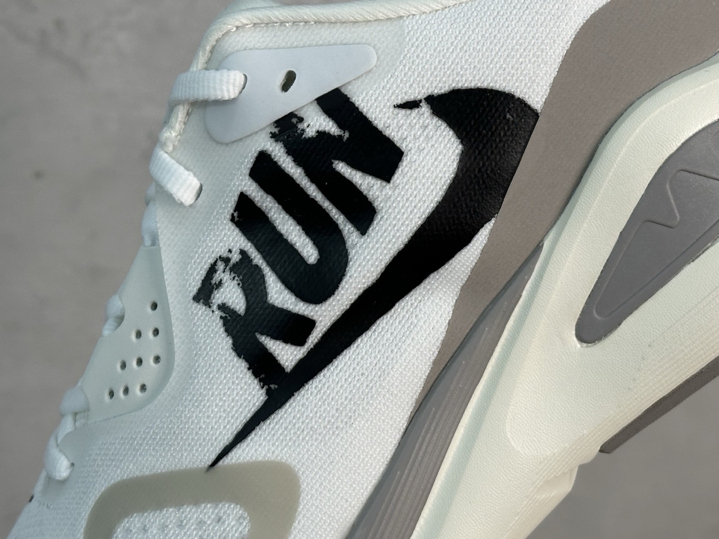 Nike Air Zoom Structure 26