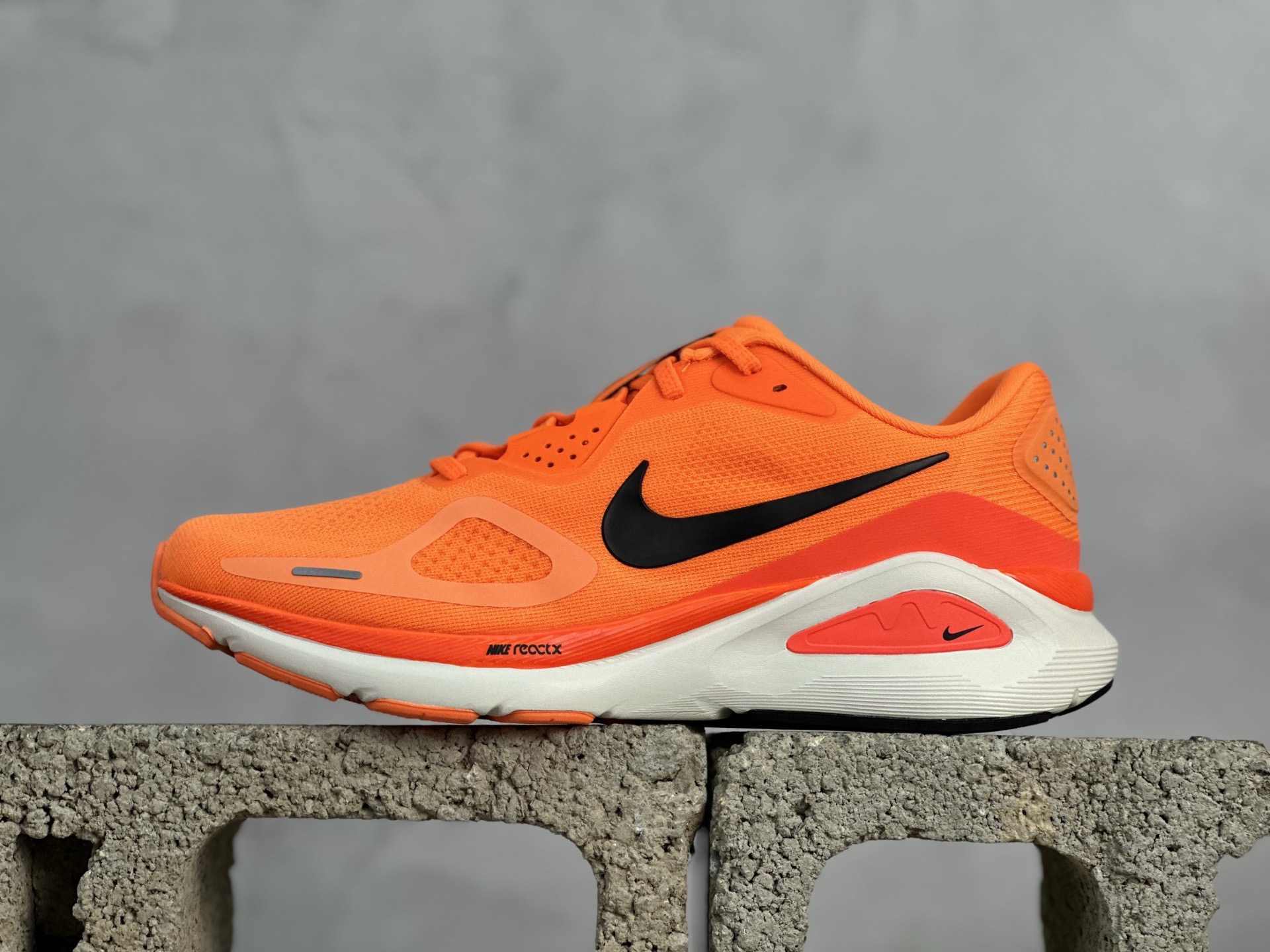 Nike Air Zoom Structure 26