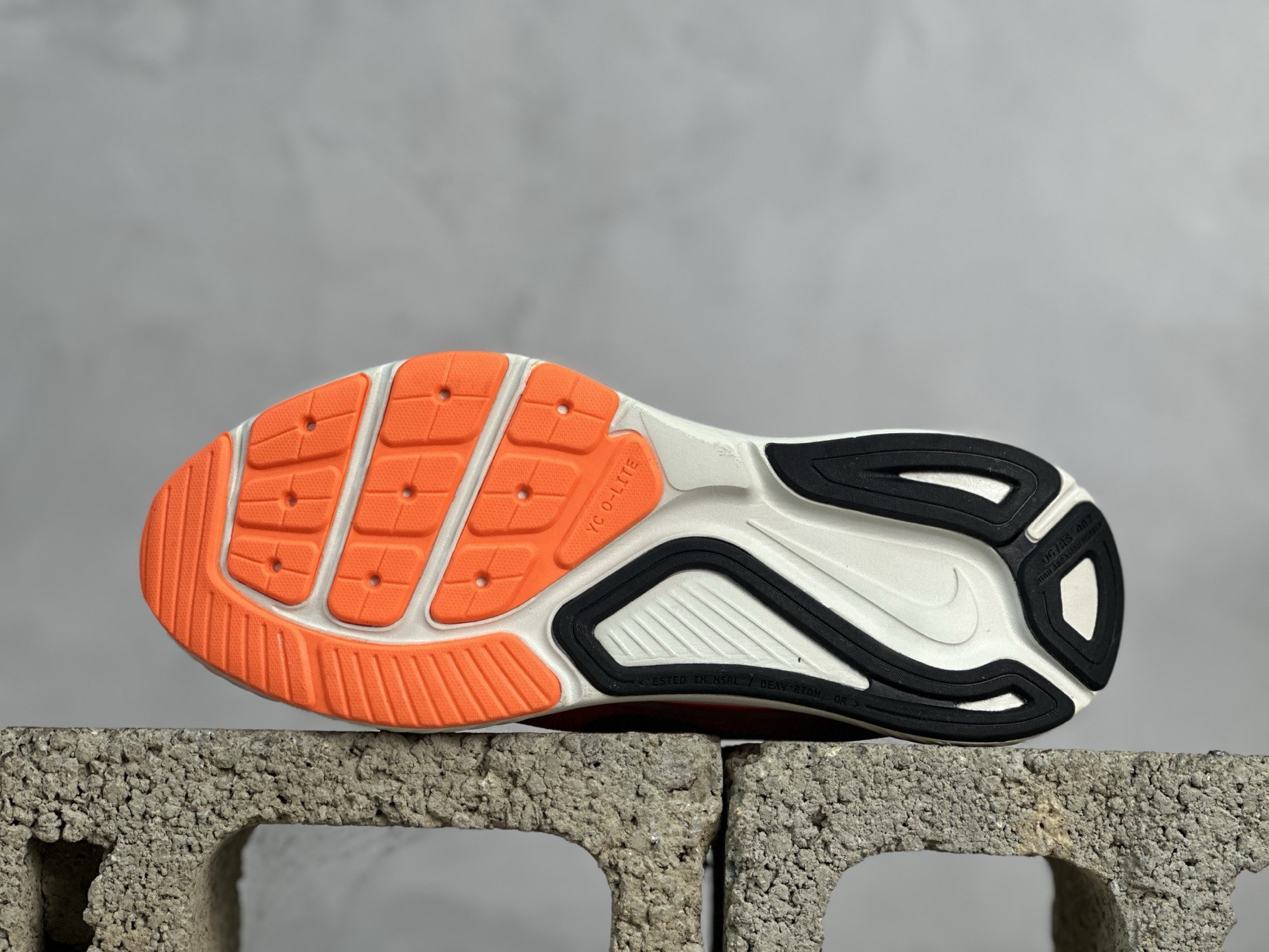 Nike Air Zoom Structure 26