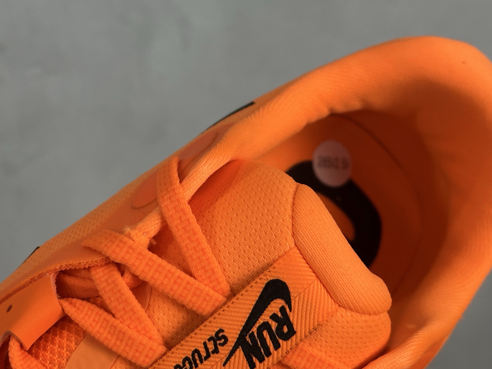 Nike Air Zoom Structure 26