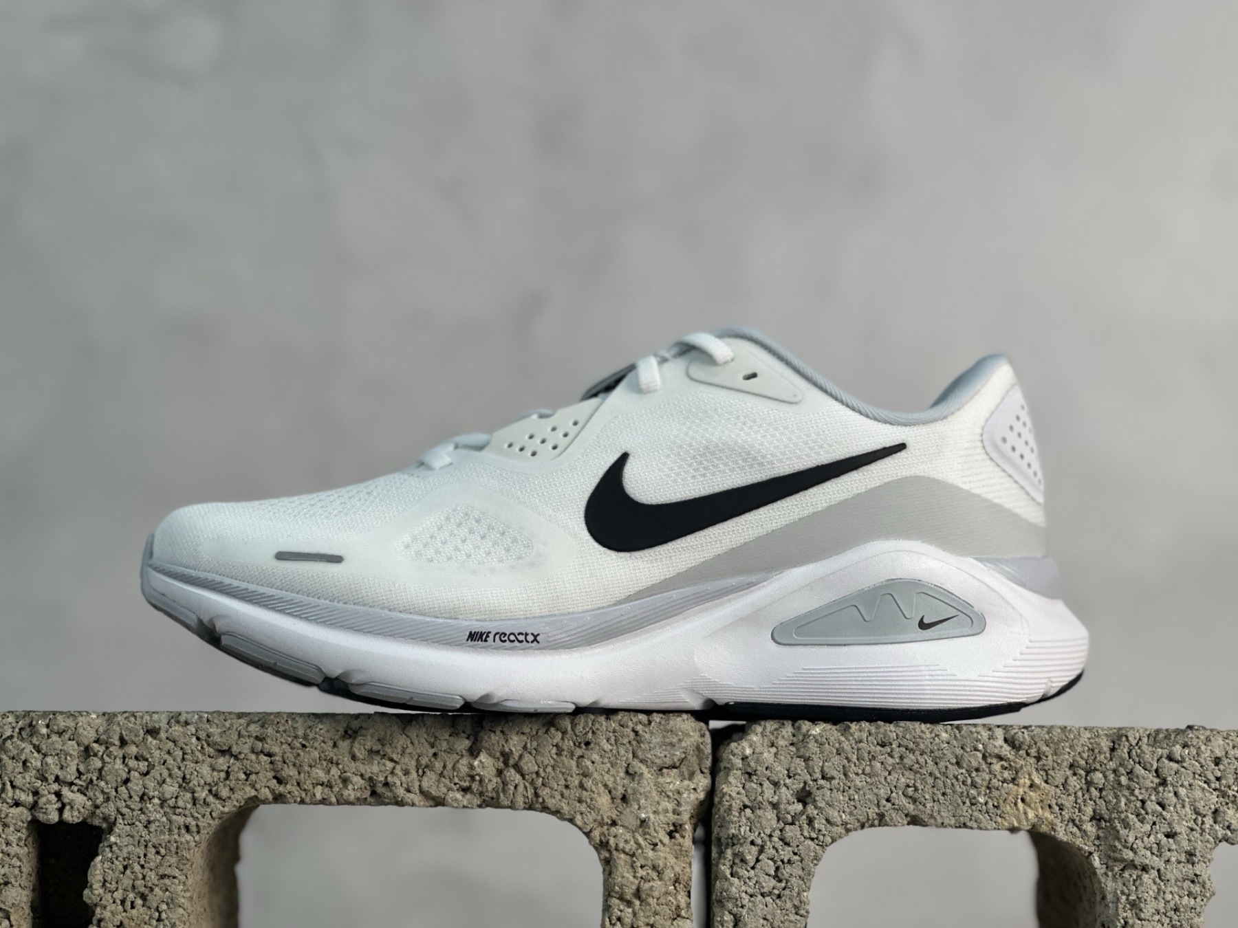 Nike Air Zoom Structure 26