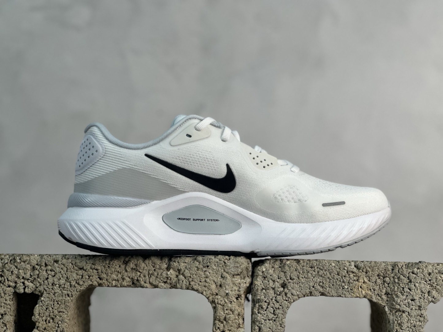 Nike Air Zoom Structure 26