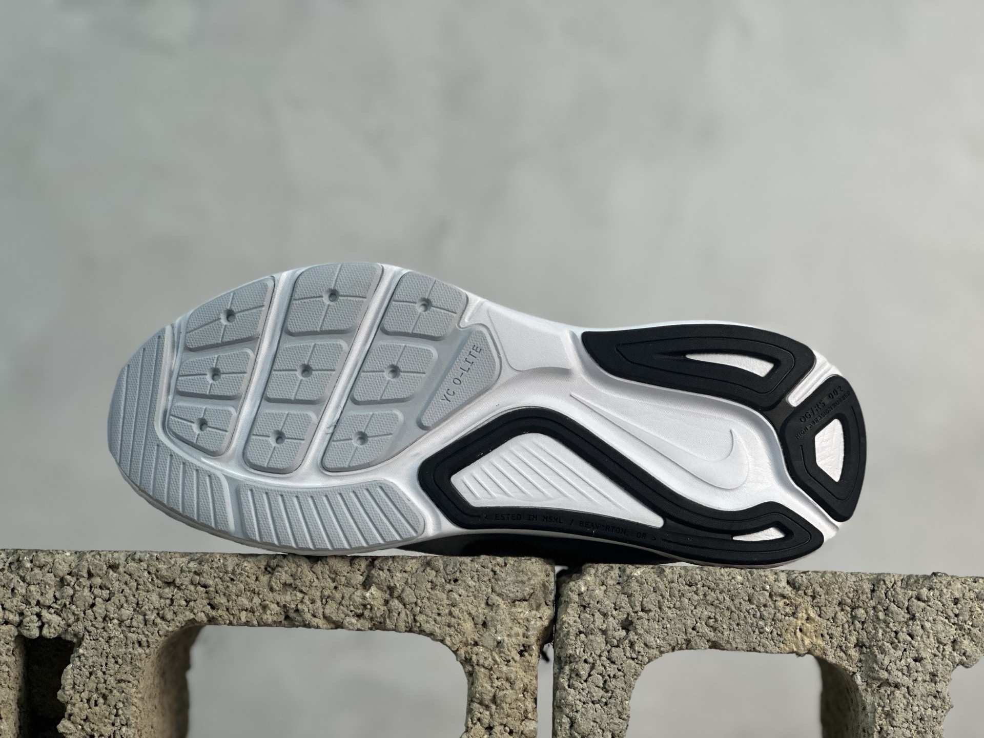 Nike Air Zoom Structure 26