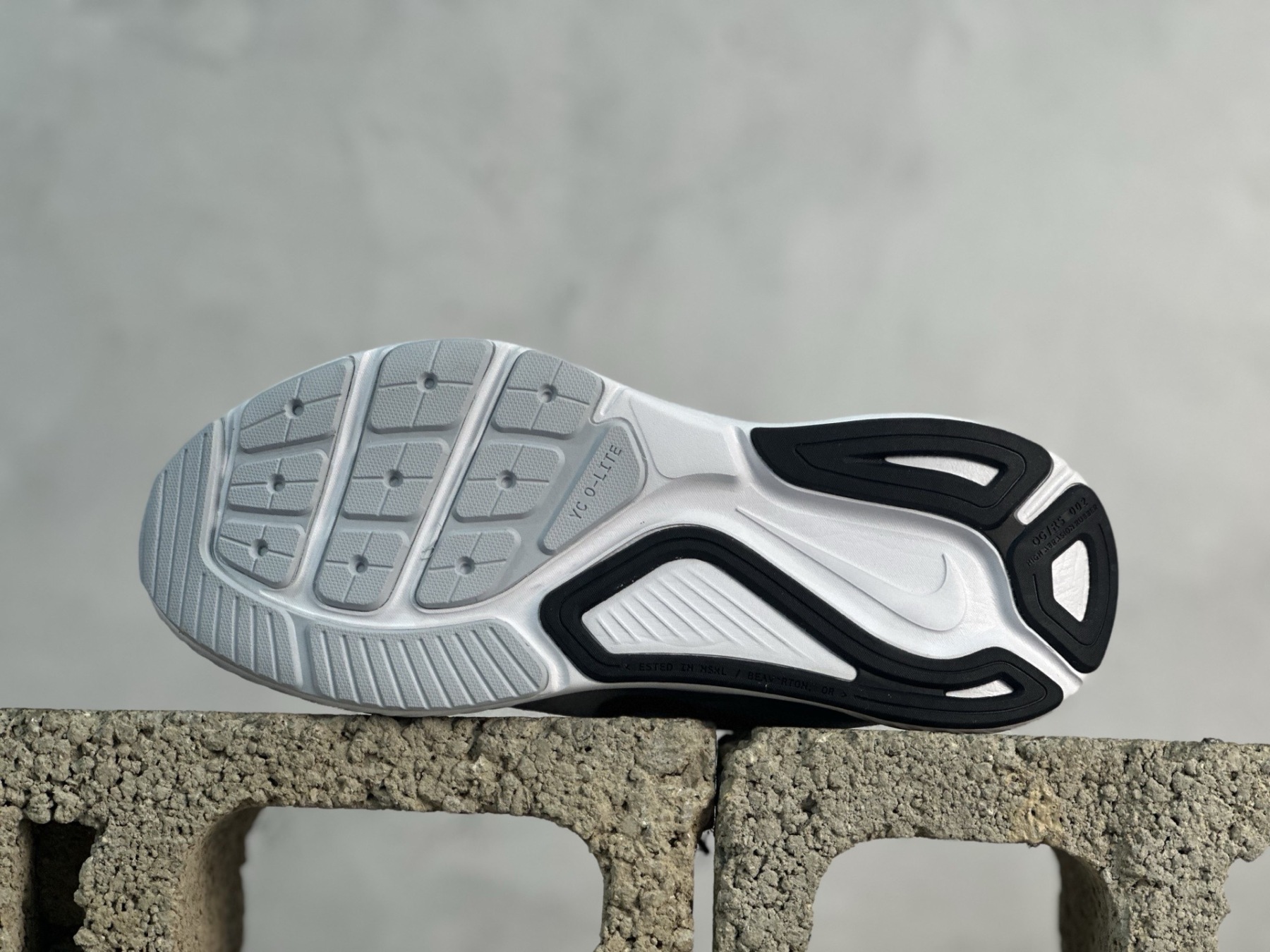 Nike Air Zoom Structure 26