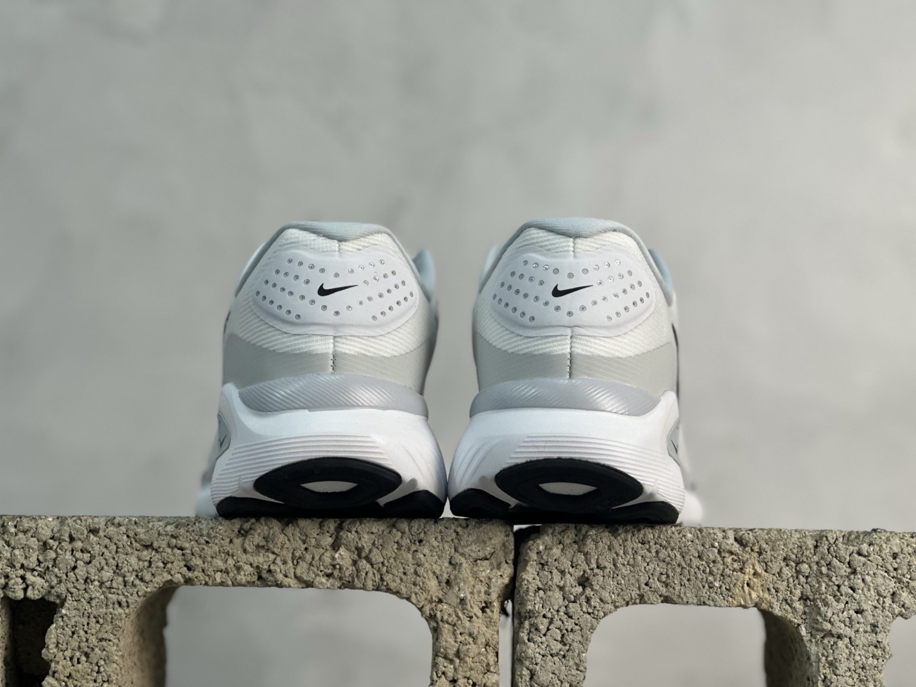 Nike Air Zoom Structure 26