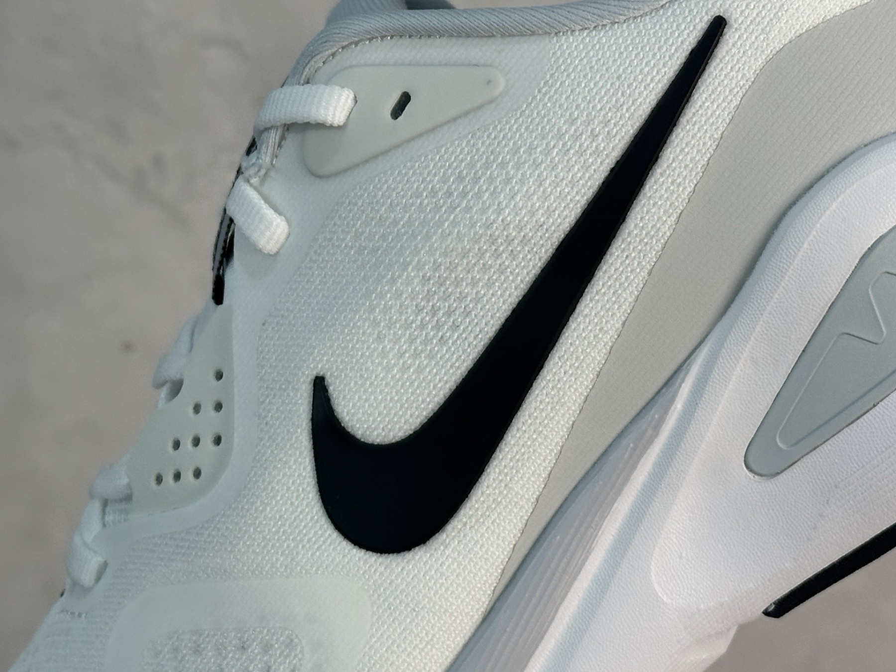 Nike Air Zoom Structure 26