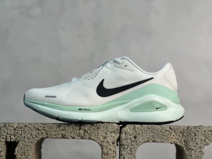 Nike Air Zoom Structure 26