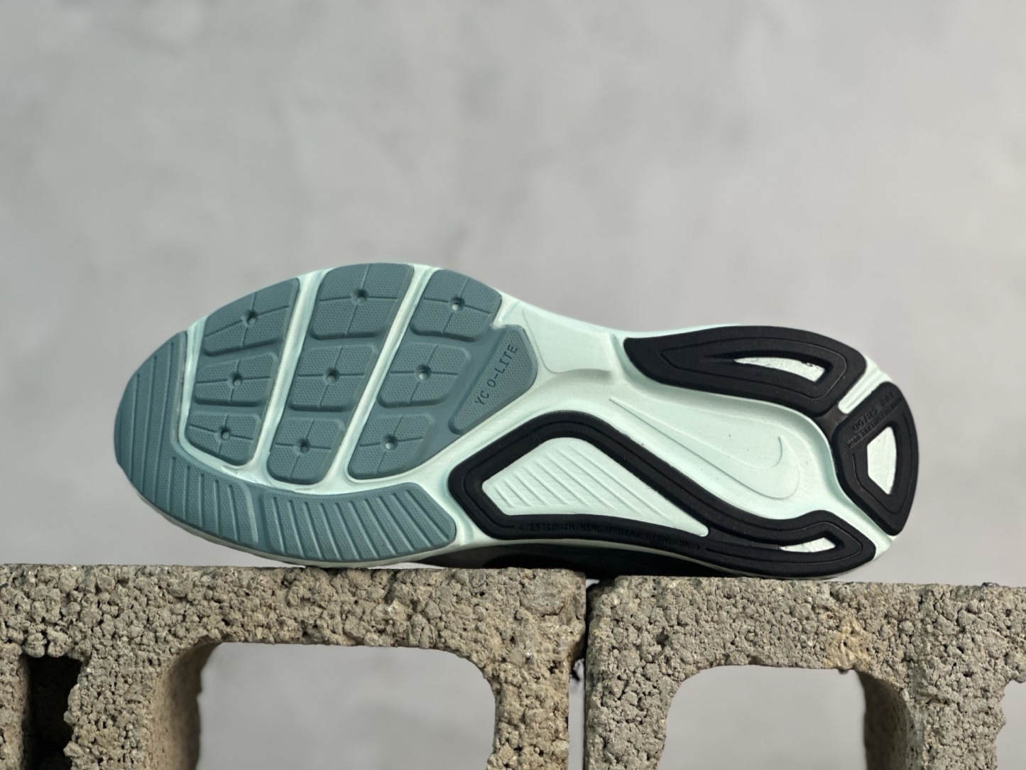 Nike Air Zoom Structure 26