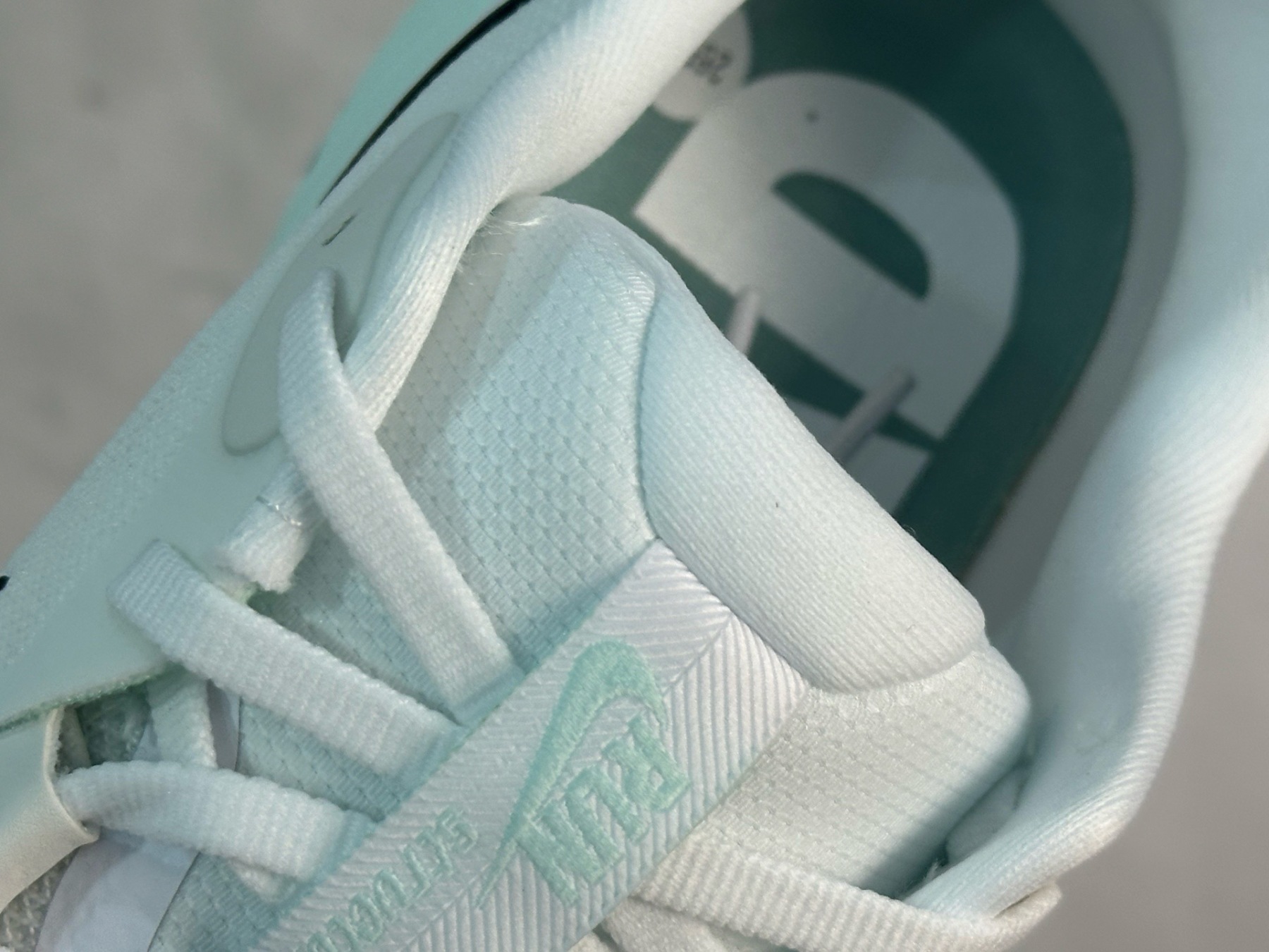 Nike Air Zoom Structure 26