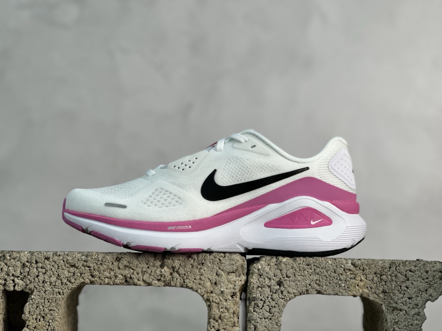Nike Air Zoom Structure 26