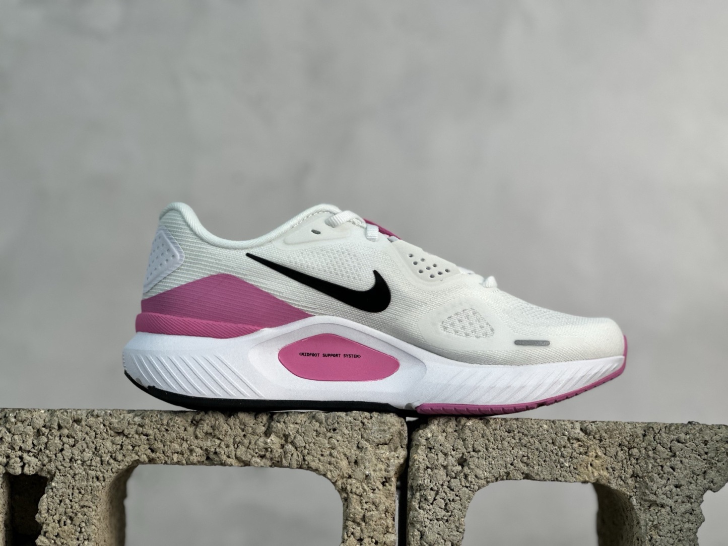 Nike Air Zoom Structure 26