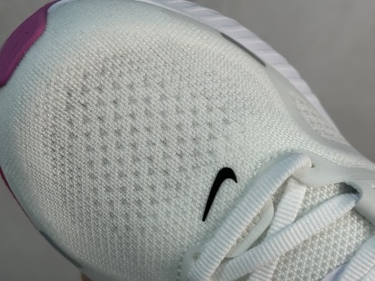 Nike Air Zoom Structure 26