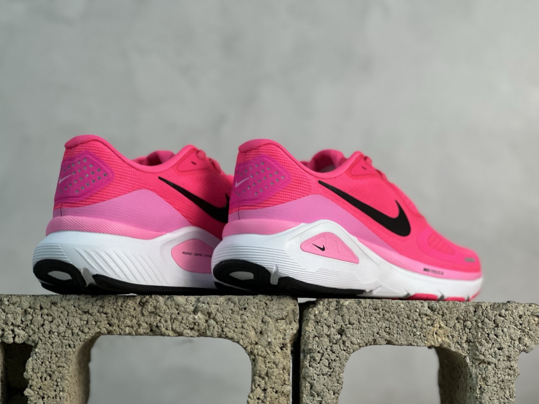 Nike Air Zoom Structure 26