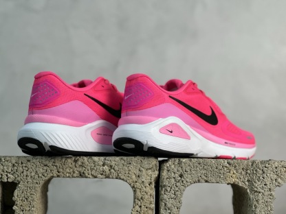 Nike Air Zoom Structure 26