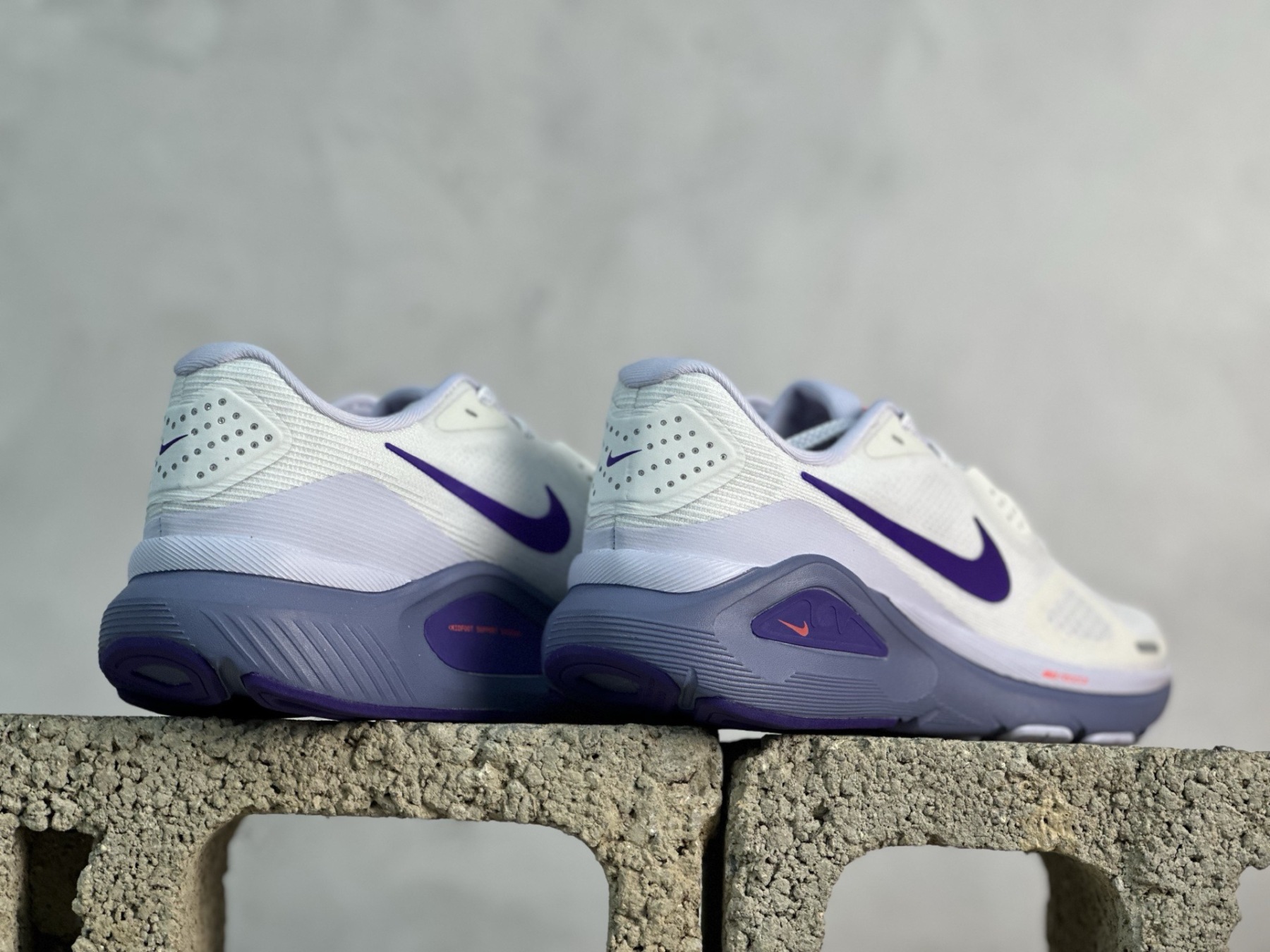 Nike Air Zoom Structure 26