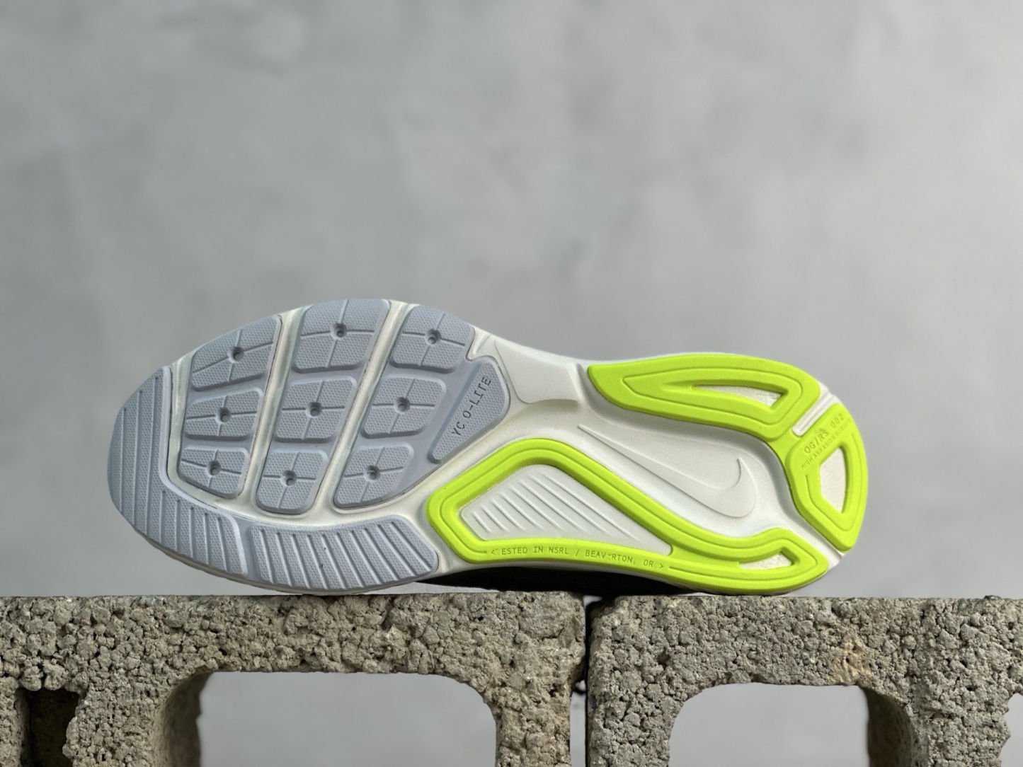 Nike Air Zoom Structure 26