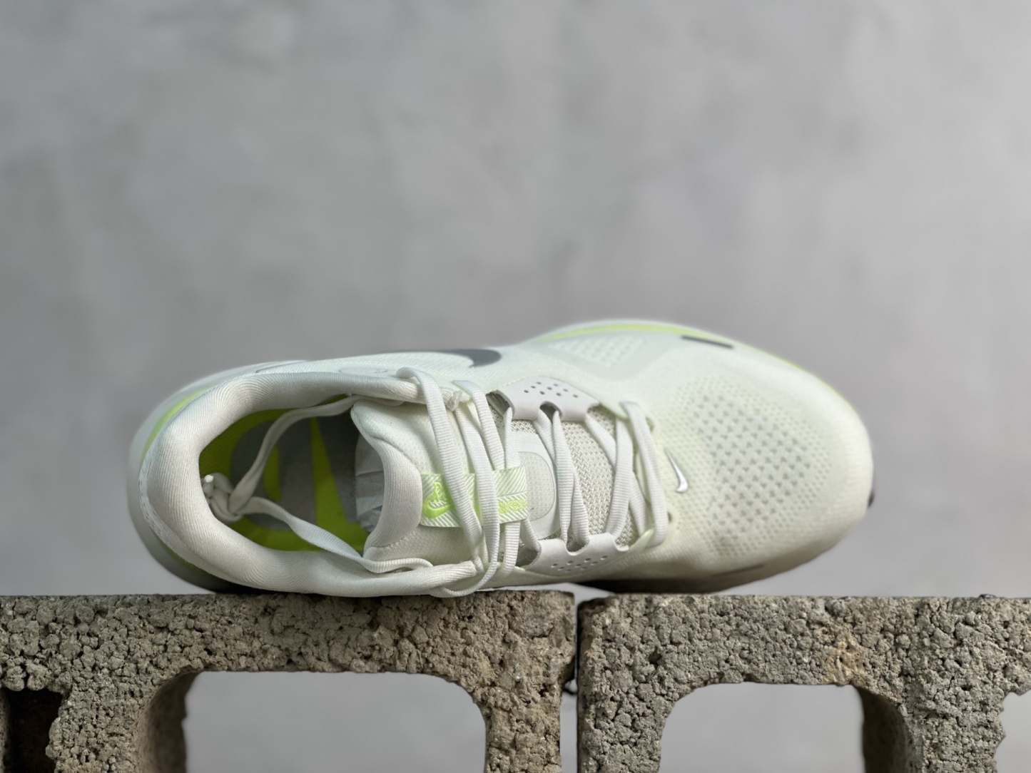 Nike Air Zoom Structure 26